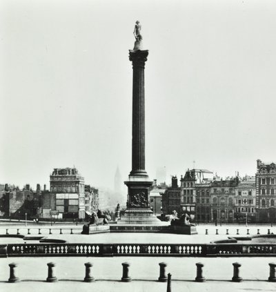 Nelsons Column, Trafalgar Square, Westminster LB: ser sørover fra National Gallery, 1870 av English Photographer
