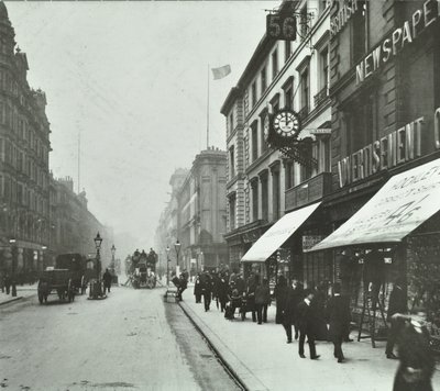 New Oxford Street: ser vestover ved Bloomsbury Way, 1890 av English Photographer