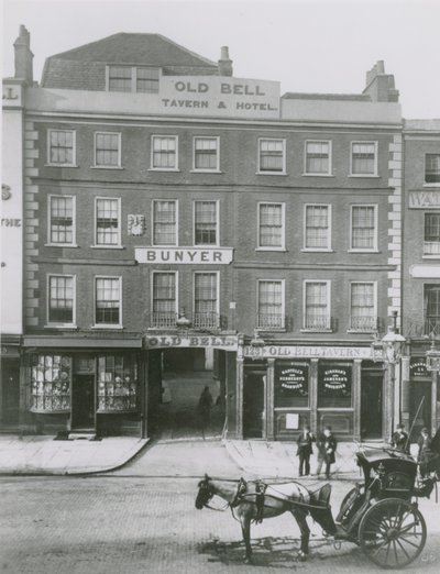 Old Bell Tavern and Hotel, London av English Photographer