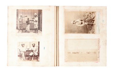 Sider fra et album som tilhører Henry Morton Stanley (s/hvitt-bilde) av English Photographer