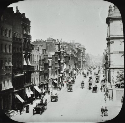 Pall Mall, Westminster LB: ser østover fra Marlborough Road, 1895 av English Photographer