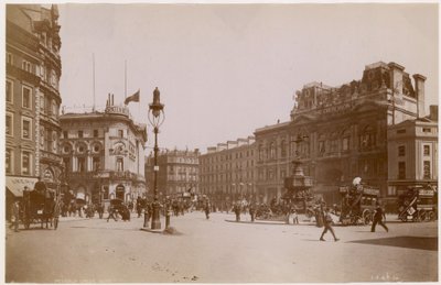 Piccadilly Circus, London av English Photographer