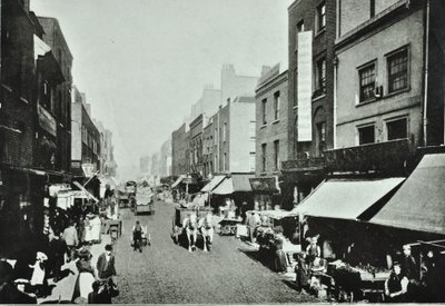 Pitfield Street: ser nordover, 1895 av English Photographer