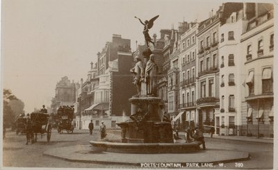 Poets Fountain, Park Lane, London av English Photographer