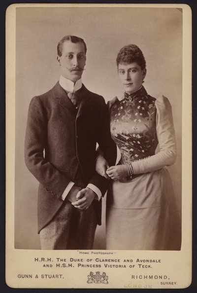 Portrett, prins Albert Victor, eldste sønn av kong Edward VII, og prinsesse Mary av Teck (s/hv-bilde) av English Photographer