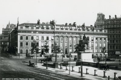 Postkort med et bilde av Morleys Hotel av English Photographer