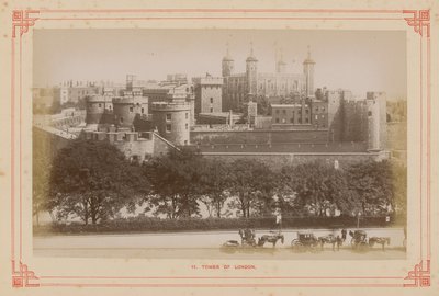 Postkort med et bilde av Tower of London av English Photographer