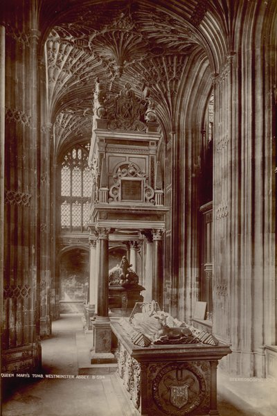 Postkort med et bilde av graven til dronning Mary av English Photographer