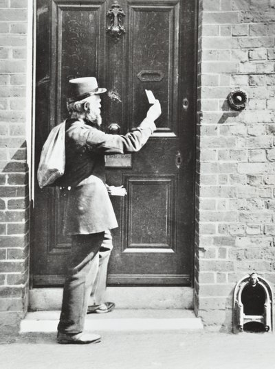 Postbud i King William Walk, Greenwich, 1885 av English Photographer