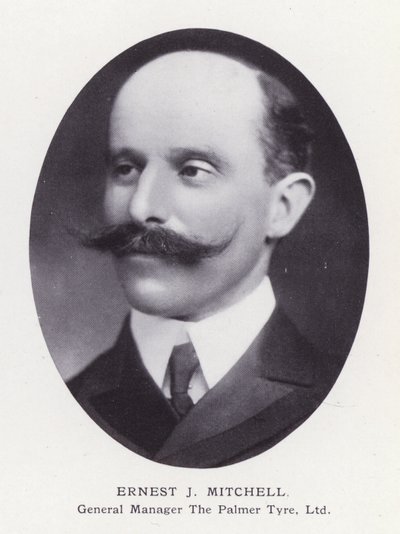 Prominente menn fra London: Ernest J Mitchell (s/hvitt-bilde) av English Photographer