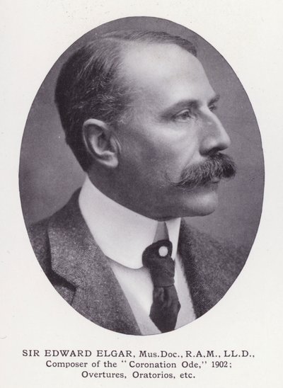 Prominente menn fra London: Sir Edward Elgar (s/hvitt-bilde) av English Photographer