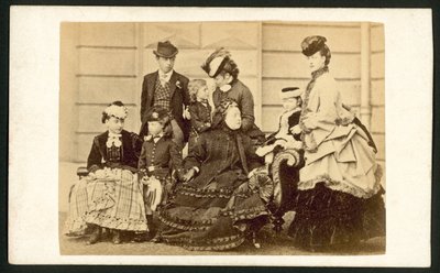 Dronning Victoria og medlemmer av hennes familie av English Photographer