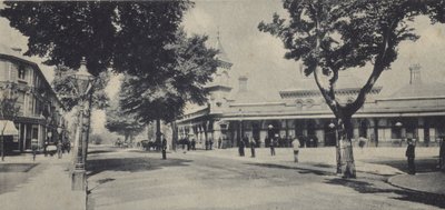 Jernbanestasjon og Terminus Road i Eastbourne av English Photographer