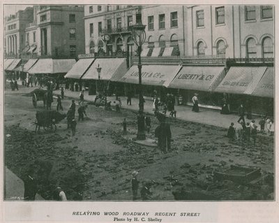 Videresending av trevei Regent Street av English Photographer