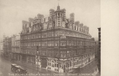 Richelieu Palace Hotel, Oxford Street, London W (s/hvitt-bilde) av English Photographer