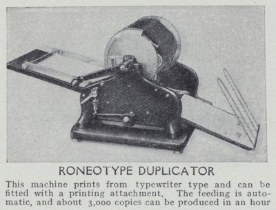 Roneotype duplikator (s/hvitt bilde) av English Photographer
