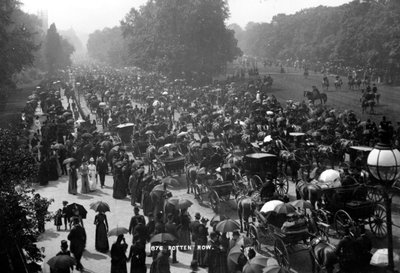 Rotten Row i Hyde Park, London, ca. 1890 av English Photographer
