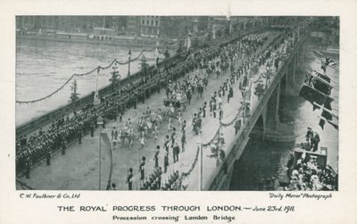 Kongelig prosesjon som krysser London Bridge av English Photographer