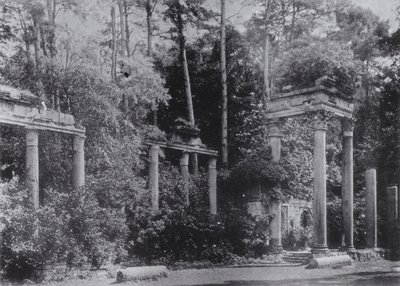 Ruiner ved Virginia Water, Windsor (s/hvitt bilde) av English Photographer