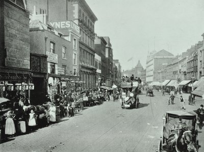 Shoreditch High Street: ser nordover, 1896 av English Photographer