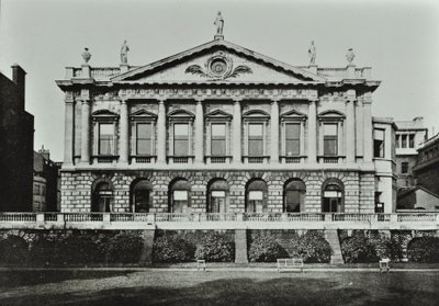 Spencer House, Saint Jamess Place, Westminster LB, 1895 av English Photographer