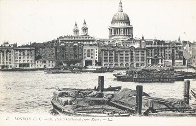 St Pauls Cathedral fra Themsen av English Photographer