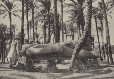 Statue av Rameses II, liggende i byen som Jeremia sa skulle være uten innbygger av English Photographer