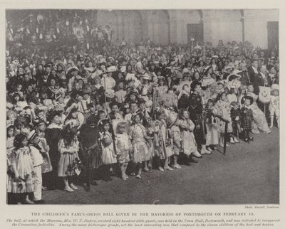 The Childrens Fancy-Dress Ball gitt av ordførerinnen i Portsmouth 10. februar av English Photographer