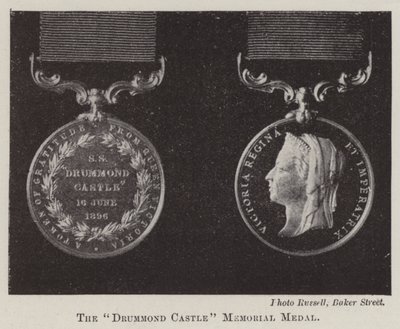 Drummond Castle Memorial Medal av English Photographer