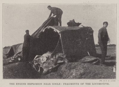 Motoreksplosjonen nær Goole, Fragments of the Locomotive av English Photographer