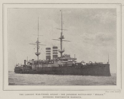 Det største krigsfartøyet flytende, det japanske slagskipet Mikasa kommer inn i Portsmouth havn av English Photographer