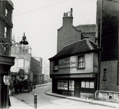 The Old Curiosity Shop, Portsmouth Street, Lincolns Inn Fields, London av English Photographer