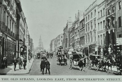 The Old Strand, ser østover, fra Southampton Street, ca. 1890 av English Photographer