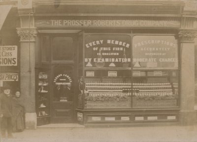 Prosser Roberts Drug Company av English Photographer