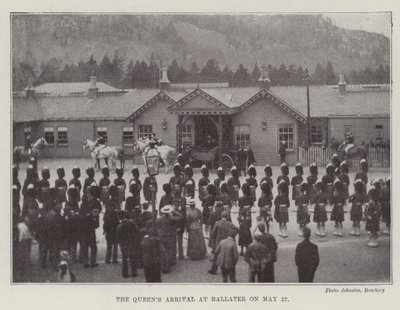 The Queens ankommer Ballater 27. mai av English Photographer