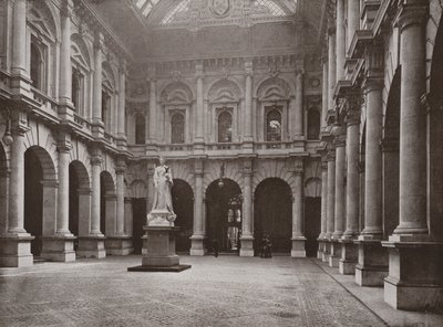 The Royal Exchange, Interiør av English Photographer