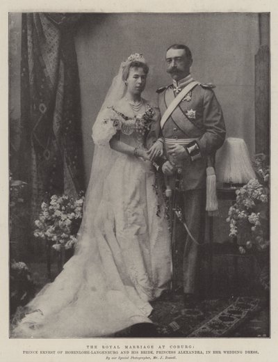 Det kongelige ekteskapet i Coburg, prins Ernest av Hohenlohe-Langenburg og hans brud, prinsesse Alexandra, i hennes brudekjole av English Photographer