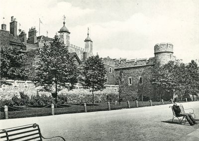 Tower of London fra Wharf av English Photographer