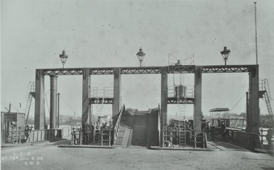 Utsikt over Woolwich Ferry, 1896 av English Photographer