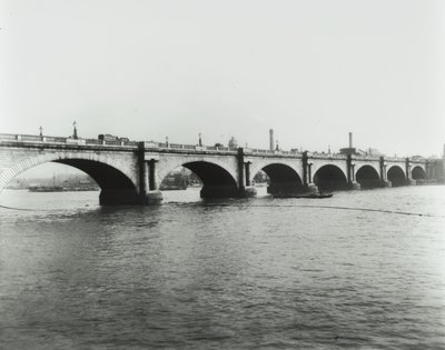 Waterloo Bridge: utsikt fra nordbredden, 1895 av English Photographer