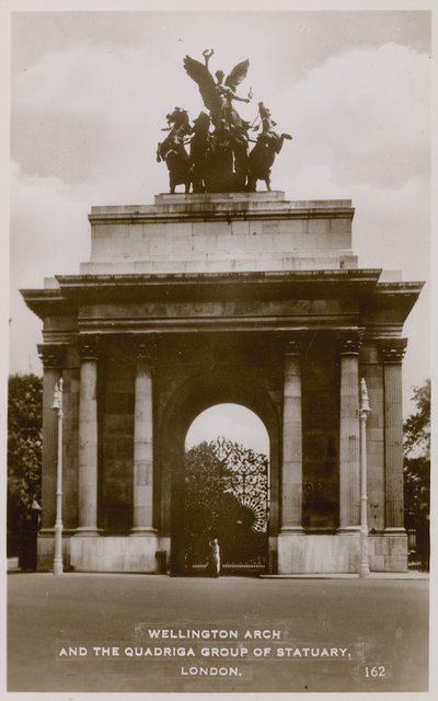 Wellington Arch og Quadriga Group of Statuary av English Photographer