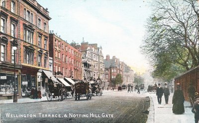 Wellington Terrace og Notting Hill Gate (farget bilde) av English Photographer