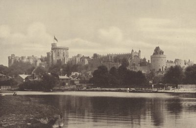 Windsor Castle, utsikt fra elven (s/h-bilde) av English Photographer