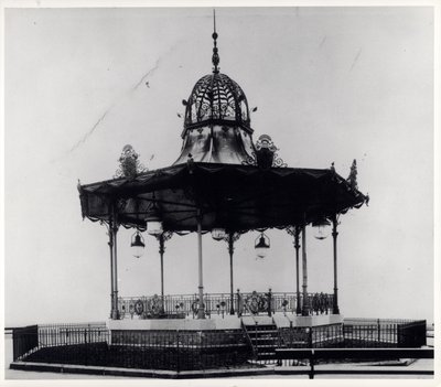 Ornamental bandstand i East End Park, Leeds av English Photographer English Photographer