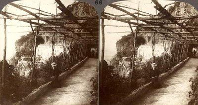 Et kapusinerkloster og de store klippene i Amalfi, en stereoskopisk utsikt (sepia-bilde) av English School