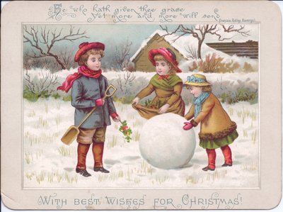 Et viktoriansk julekort av tre barn som leker med en stor snøball, ca. 1880 (fargelitografi) av English School