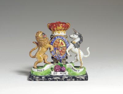 En Walton Armorial Spillvase som det britiske kongelige våpenskjoldet, ca. 1825 (perletøy) av English School