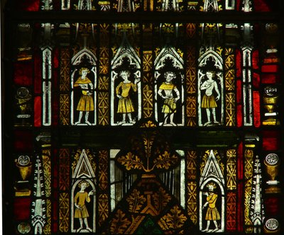 Et vindu i Lady Chapel som viser baldakinfigurer av English School