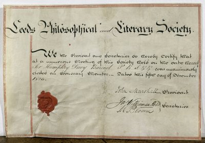 Attest for æresmedlemskap for Sir Humphry Davy (1778-1829) til Leeds Philosophical and Literary Society, 5. desember 1823 av English School