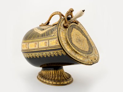 Kullskjel av Henry Loveridge & Co., ca. 1880-1927 (metall) av English School